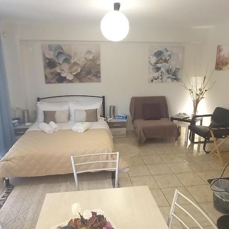 Lavrio Center - Thanasis' Studio Buitenkant foto